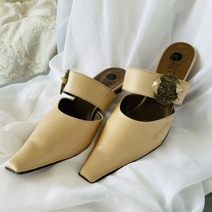 FRANCE MODE Beige Cream Neutral Mary-Jane Style Point-Toy Leather Mules